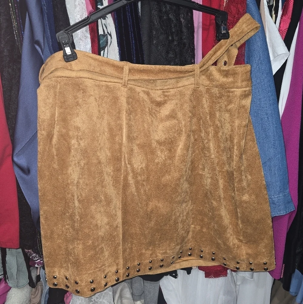 NWOT FOREVER 21 3X FAUXE SUEDE STUDDED BELTED MINI SKIRT